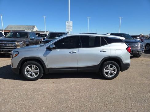 Used 2018 GMC Terrain SLE image 2