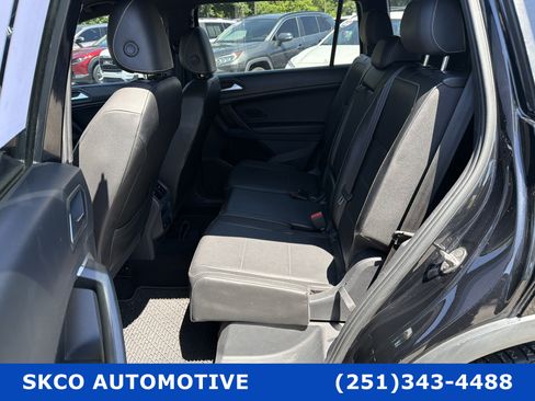 Used 2021 Volkswagen Tiguan SE FWD image 19