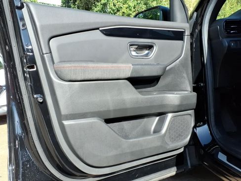 Used 2025 Honda Pilot Sport image 14