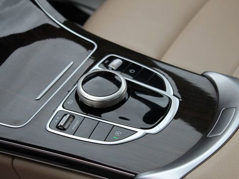 Used 2018 Mercedes-Benz C 300 C 300 4MATIC Sedan 4D image 24