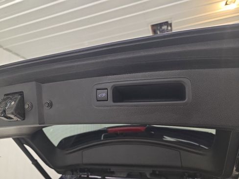 Used 2022 Toyota Highlander XLE image 14