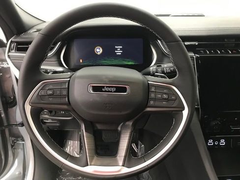 New 2025 Jeep Grand Cherokee Limited 4xe w/ Luxury Tech Group II image 11