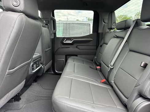 New 2026 GMC Sierra 1500 SLT AWD/4WD image 9