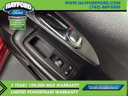 Used 2025 Chrysler Pacifica Select FWD image 17