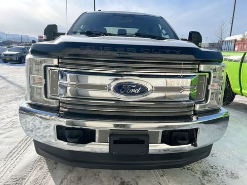 Used 2019 Ford F350 XLT w/ Camper Package image 28