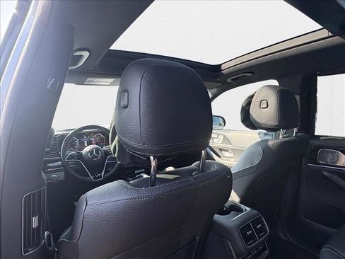 New 2026 Mercedes-Benz GLS 580 4MATIC image 18