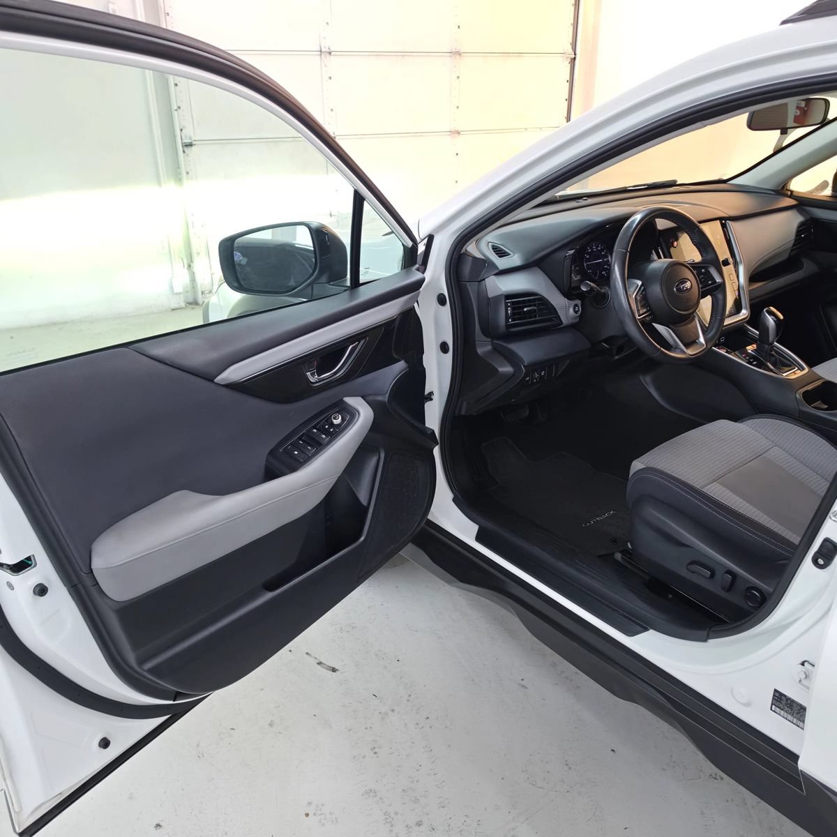 Used 2023 Subaru Outback Premium AWD/4WD image 16