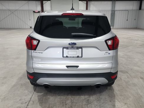 Used 2019 Ford Escape SE image 4