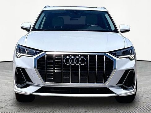 Used 2023 Audi Q3 2.0T Premium w/ Convenience Package AWD/4WD image 3