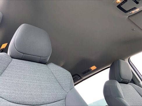 Used 2024 Toyota Sienna LE FWD image 14