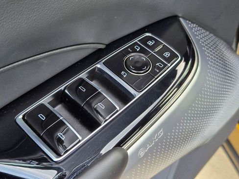 Certified 2025 Cadillac Lyriq Luxury image 27