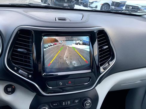 Used 2020 Jeep Cherokee Limited image 29