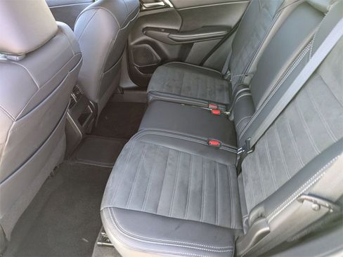 Used 2024 Mitsubishi Outlander Ralliart image 27