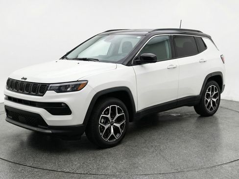 Used 2025 Jeep Compass Limited AWD/4WD image 3
