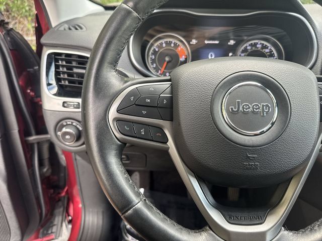 Used 2019 Jeep Cherokee Limited w/ Technology Group AWD/4WD image 17
