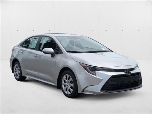 New 2025 Toyota Corolla LE image 6