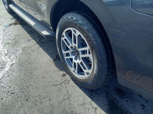 Used 2025 Ford Expedition Active AWD/4WD image 11