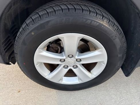 Used 2013 Toyota RAV4 XLE AWD/4WD image 9