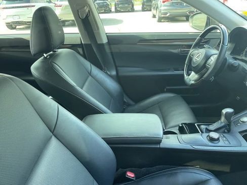 Used 2016 Lexus ES 350 w/ Premium Package w/Wood Trim FWD image 8