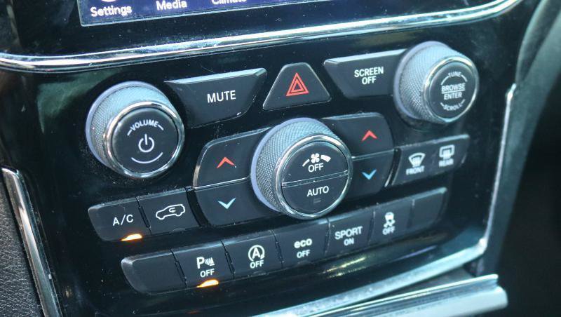 Used 2019 Jeep Grand Cherokee Altitude AWD/4WD image 20