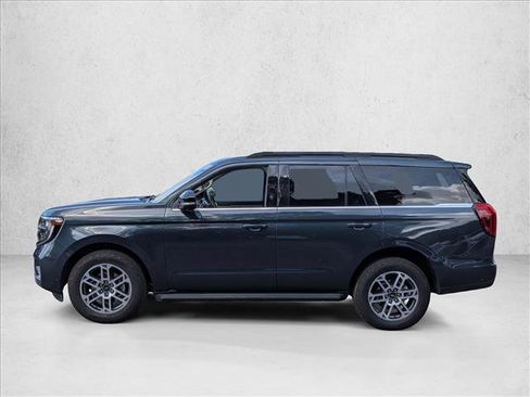 Used 2025 Ford Expedition Active AWD/4WD image 9