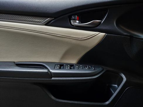 Certified 2018 Honda Civic Sport Touring image 20