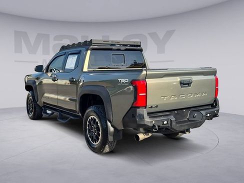 Used 2025 Toyota Tacoma TRD Off-Road w/ TRD Off Road Upgrade Package AWD/4WD image 3