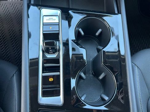 Used 2024 Volkswagen Atlas SE FWD image 35