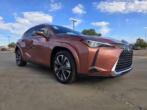 New 2026 Lexus UX 300h AWD image 2