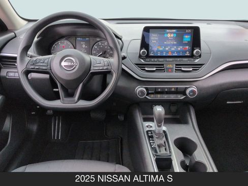 Used 2025 Nissan Altima 2.5 S image 14