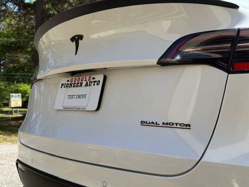 Used 2021 Tesla Model Y Long Range AWD/4WD image 29