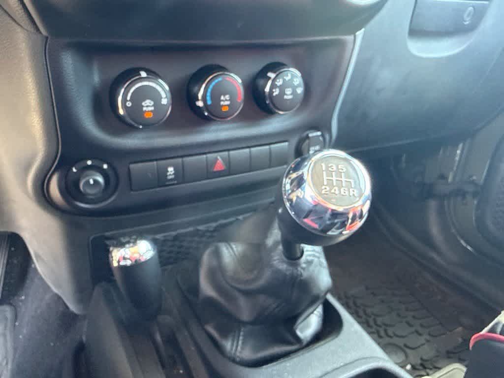 Used 2015 Jeep Wrangler Sport AWD/4WD image 21
