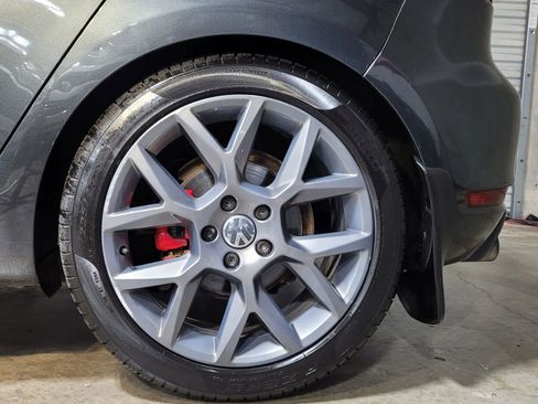 Used 2013 Volkswagen GTI Driver's Edition image 38
