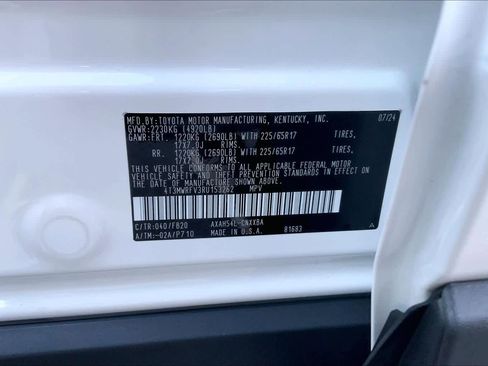 Used 2024 Toyota RAV4 LE AWD/4WD image 31