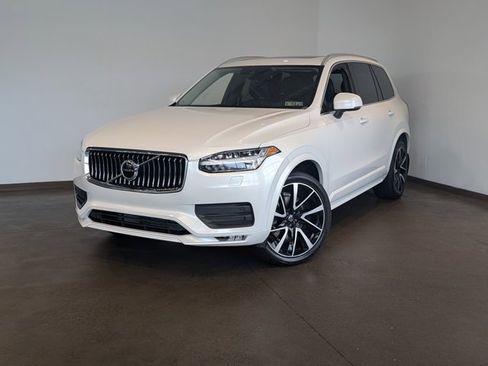Used 2021 Volvo XC90 T6 Momentum w/ Climate Package image 1