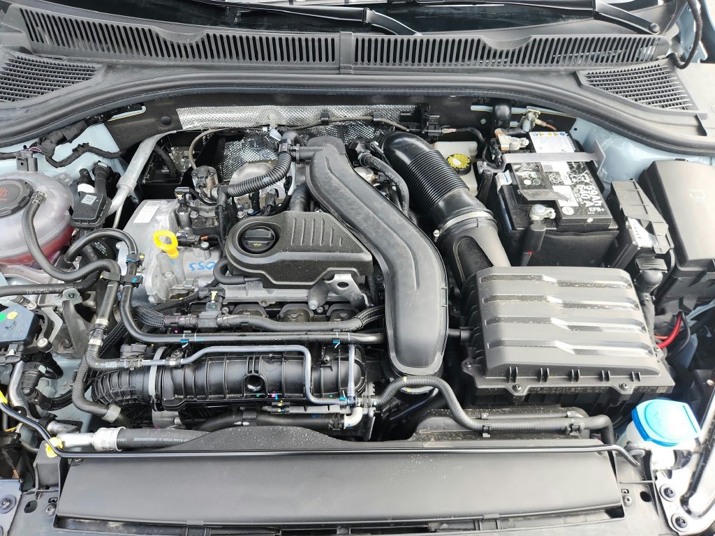 Certified 2025 Volkswagen Jetta Sport FWD image 31