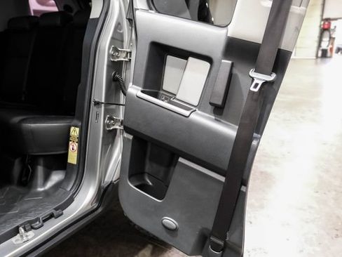 Used 2010 Toyota FJ Cruiser 4WD image 38
