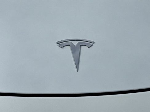Used 2023 Tesla Model Y Long Range image 7