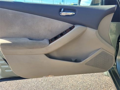 Used 2008 Nissan Altima 3.5 SE w/ Emergency Aid Pkg image 18