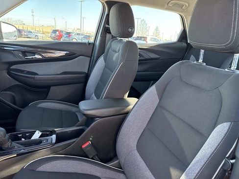 Used 2024 Chevrolet TrailBlazer LS image 12