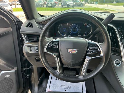 Used 2016 Cadillac Escalade Platinum AWD/4WD image 16