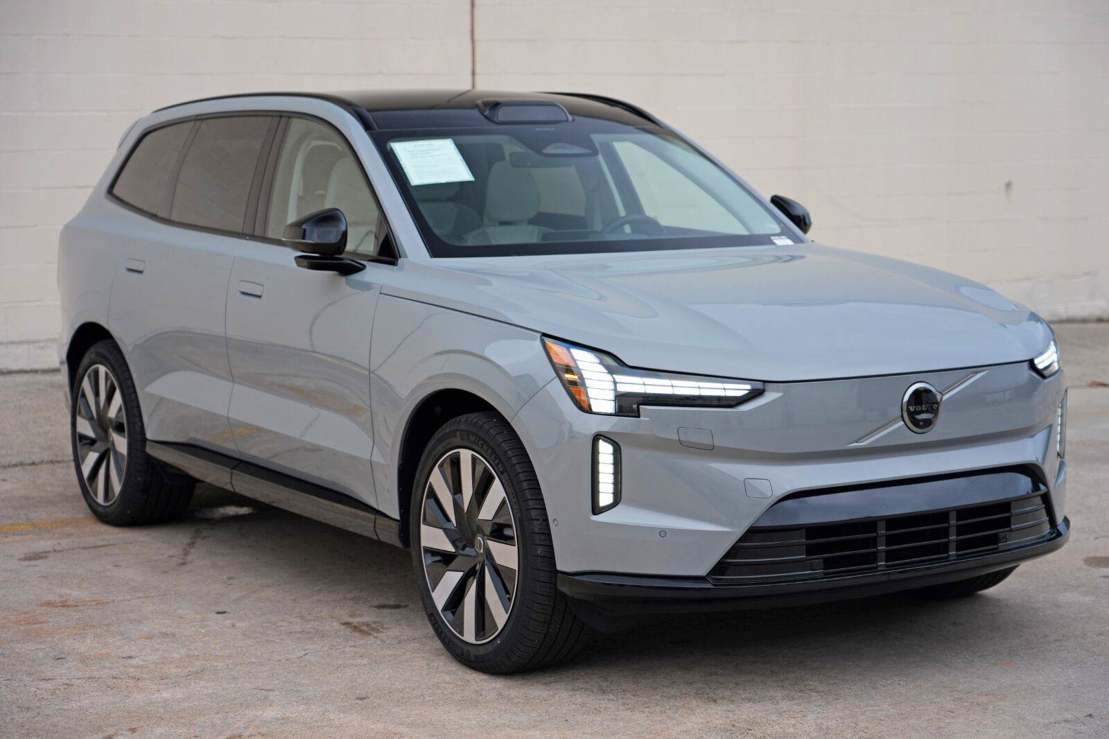 Used 2025 Volvo EX90 Ultra AWD/4WD image 52