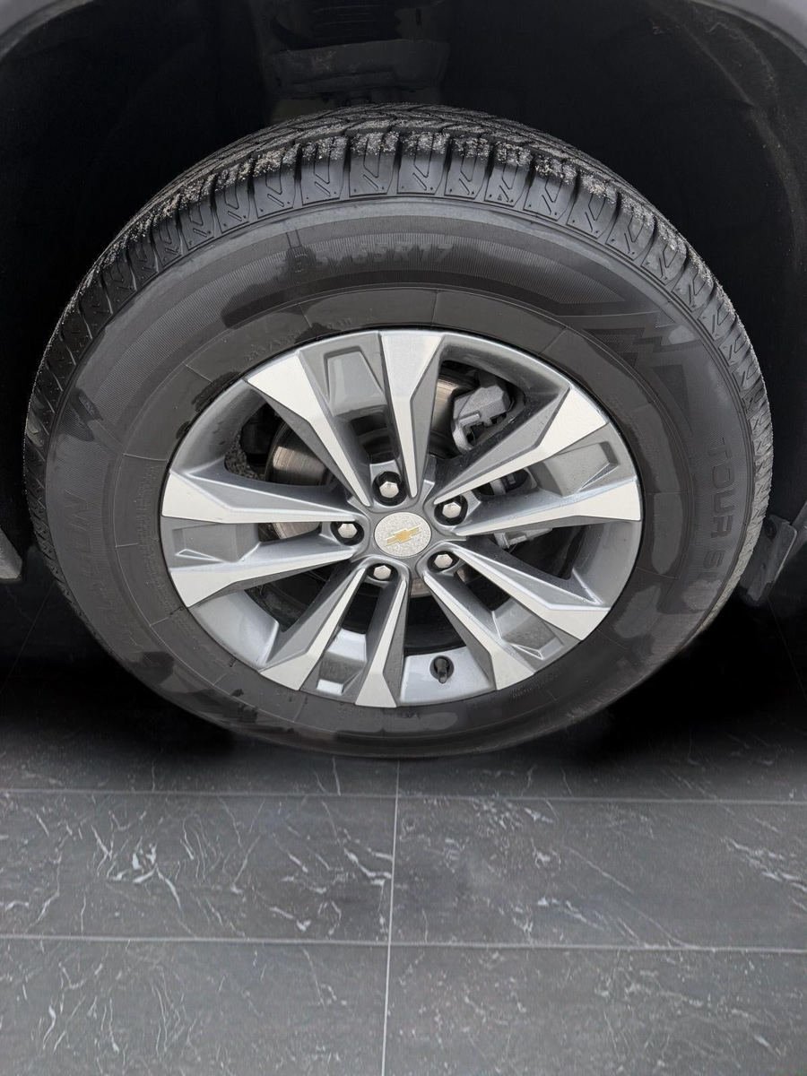 Used 2025 Chevrolet Equinox LT FWD image 18