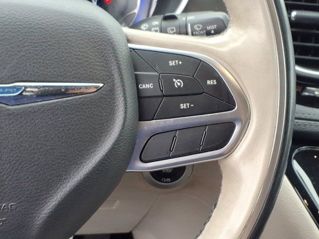 Used 2019 Chrysler Pacifica Limited FWD image 19