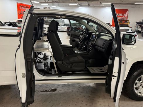 Used 2022 Chevrolet Colorado LT w/ Fleet Safety Package image 26