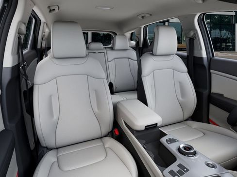 New 2026 Kia Sportage EX image 16