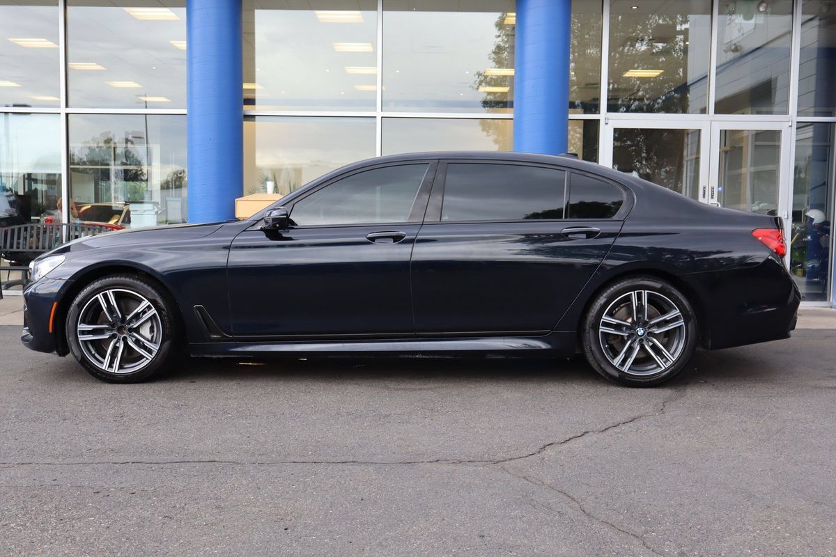 Used 2017 BMW 750i xDrive AWD/4WD image 2