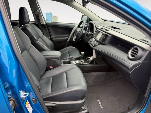Used 2016 Toyota RAV4 Limited FWD image 19