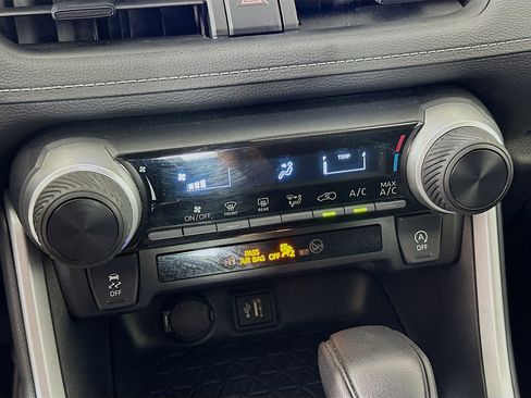 Used 2024 Toyota RAV4 LE image 22