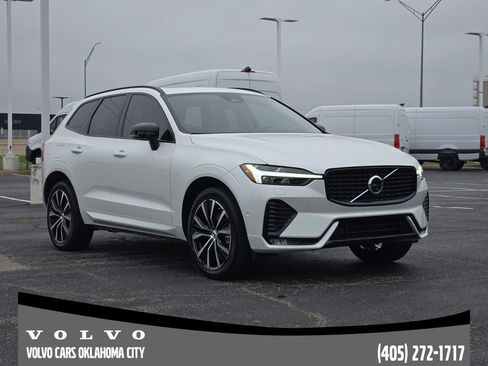 Certified 2023 Volvo XC60 B5 Plus w/ Climate Package FWD image 2